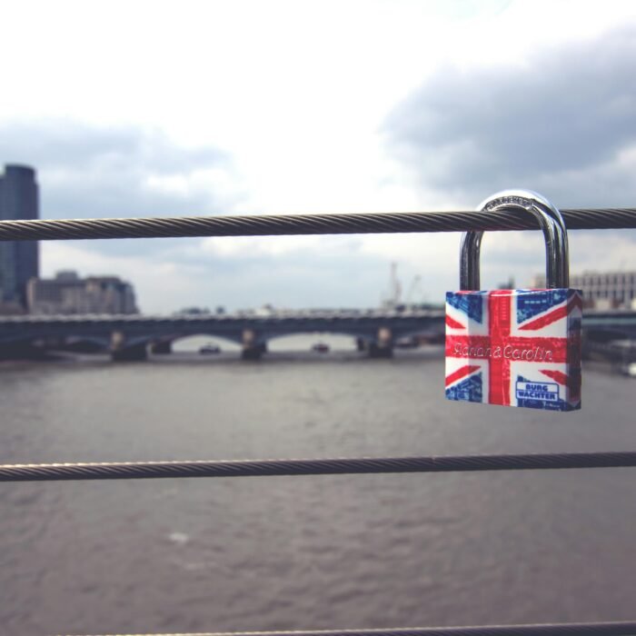 Holding et filiale : pourquoi créer une société au Royaume-Uni séduit autant les entrepreneurs français